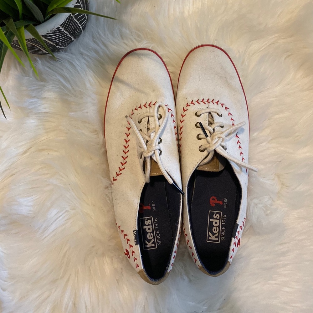 Keds Phillies Sneakers size 11